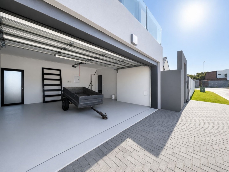 4 Bedroom Property for Sale in Sandown Western Cape